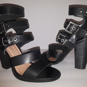 Liliana Intertwined Strappy Sandal